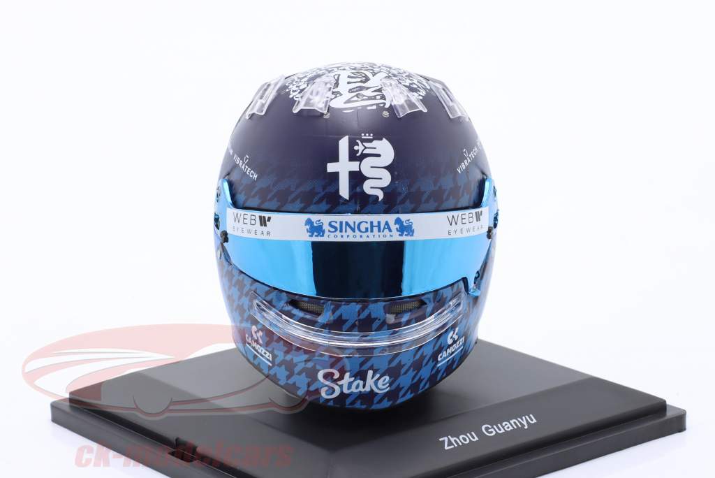 Zhou Guanyu Alfa Romeo F1 Team Stake #24 Japan GP formel 1 2023 hjelm 1:5 Spark