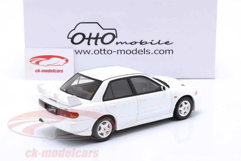 Mitsubishi Lancer Evolution III Año de construcción 1995 blanco 1:18 OttOmobile
