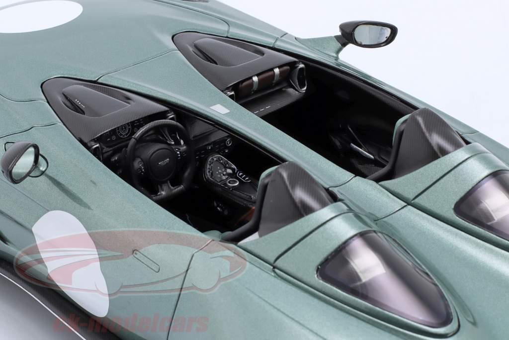 Aston Martin V12 Speedster vert métallique 1:18 GT-Spirit