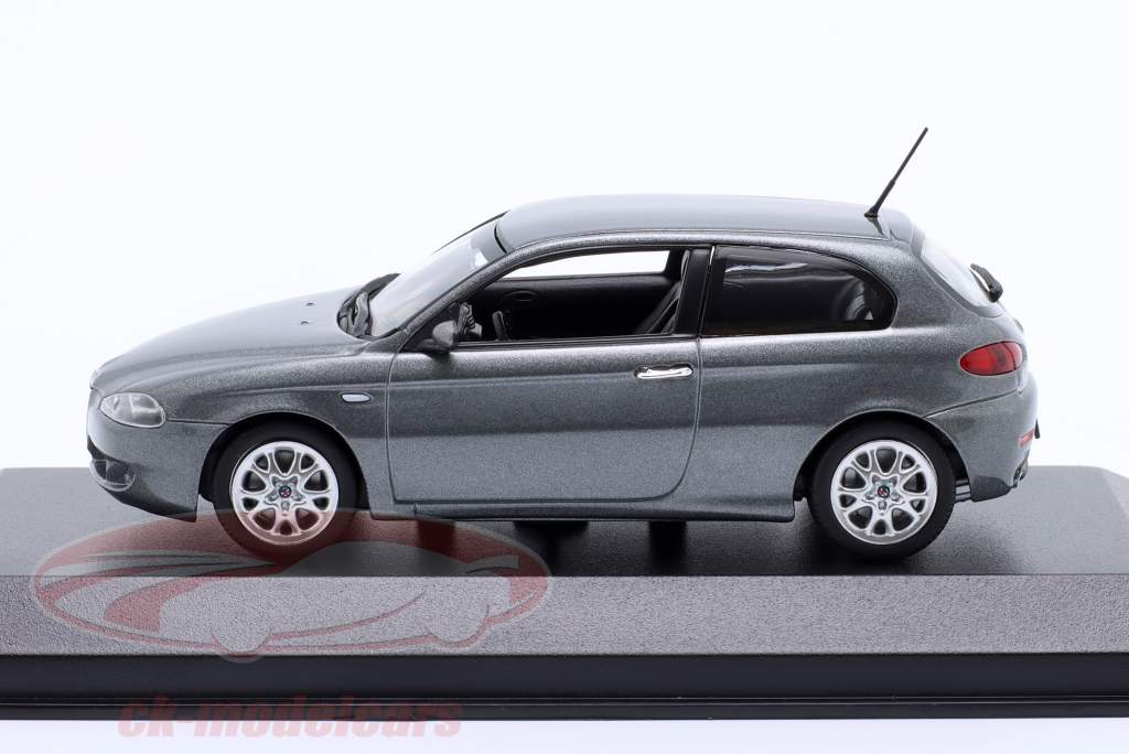 MINICHAMPS Alfa Romeo 147 赤 1/43 MINICHAMPS 400120000 Scale 1/43 | ALFA ROMEO 147 2001 RED