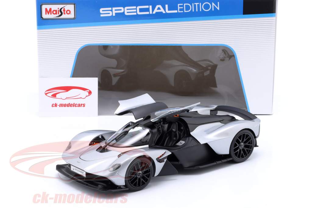 Aston Martin Valkyrie Ano de construção 2022 prata 1:18 Maisto