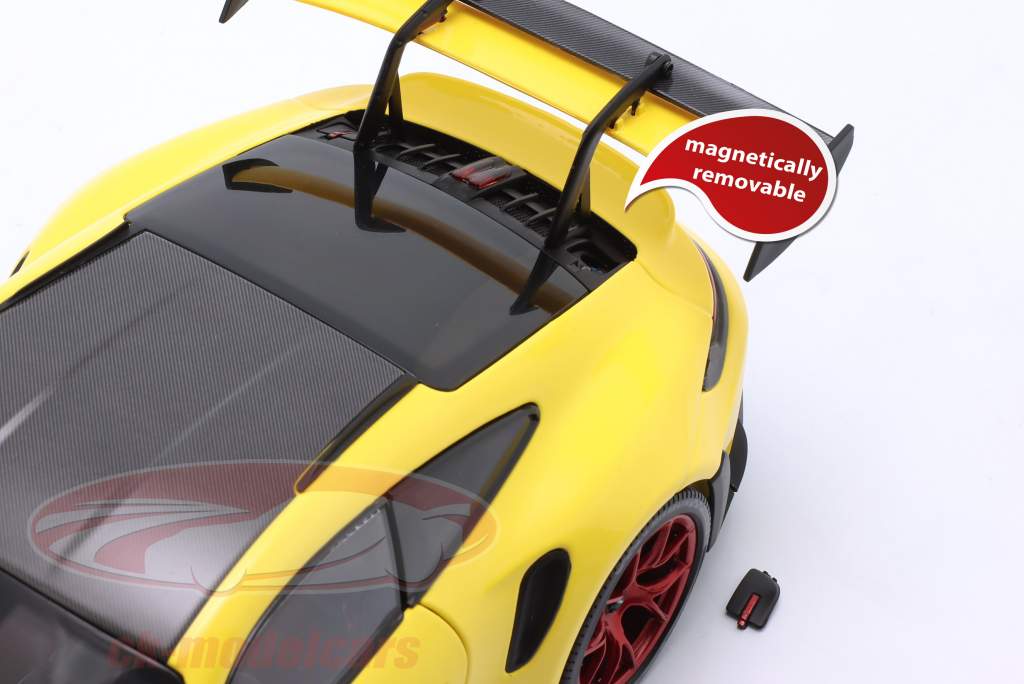 Porsche 911 (992) GT3 RS Forfait Weissach 2024 jaune / rouge jantes 1:18 Minichamps
