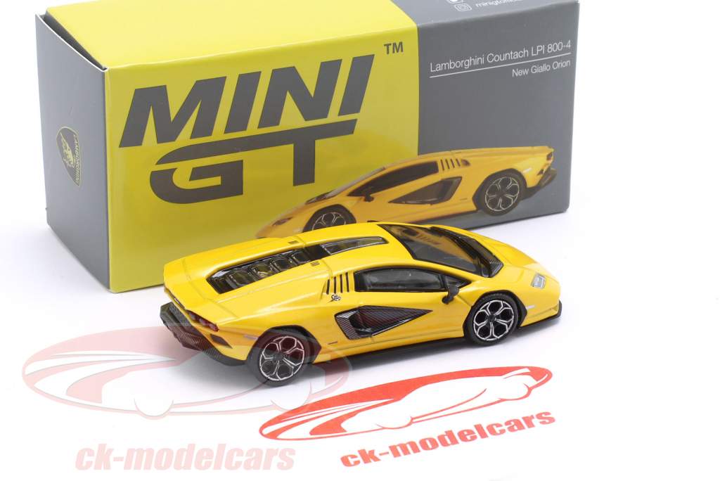 Lamborghini Countach LPI 800-4 amarelo 1:64 TrueScale