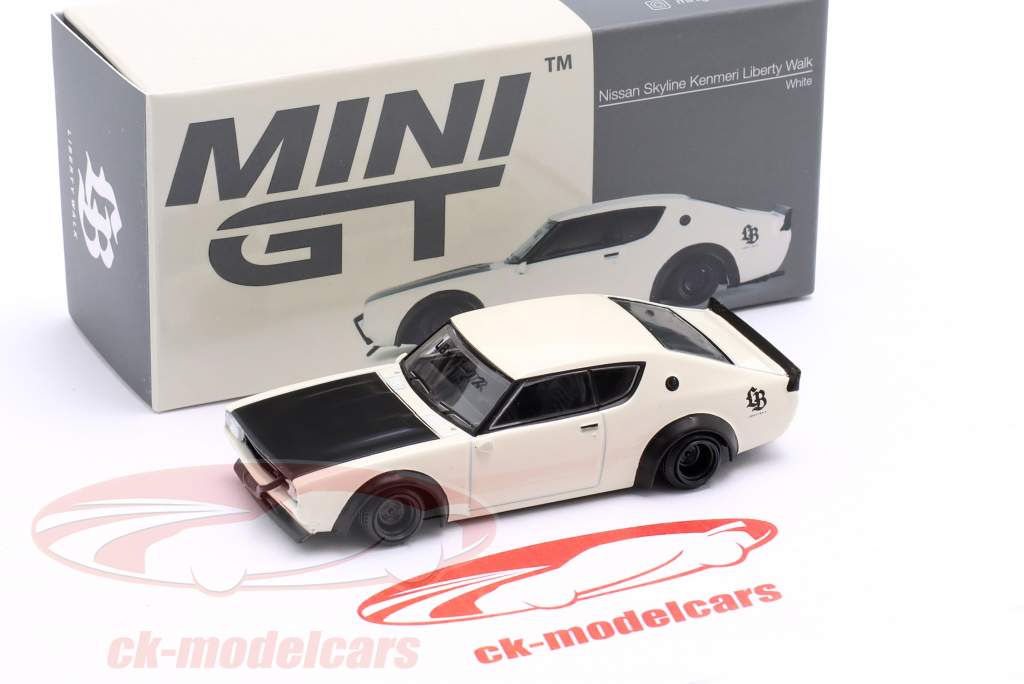 Nissan Skyline Kenmeri Liberty Walk (RHD) blanco 1:64 TrueScale