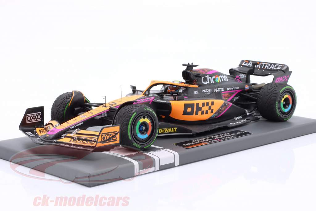 D. Ricciardo McLaren MCL36 #3 5-е место Сингапур GP формула 1 2022 1:18 Minichamps