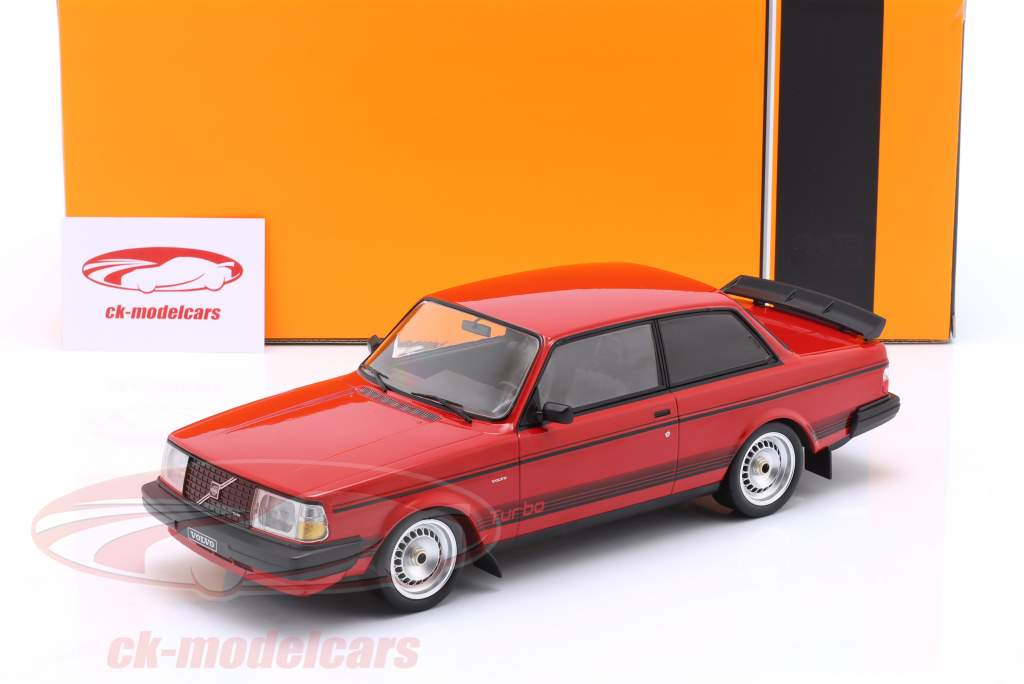 Volvo 240 Turbo Custom Año de construcción 1984 rojo 1:18 Ixo