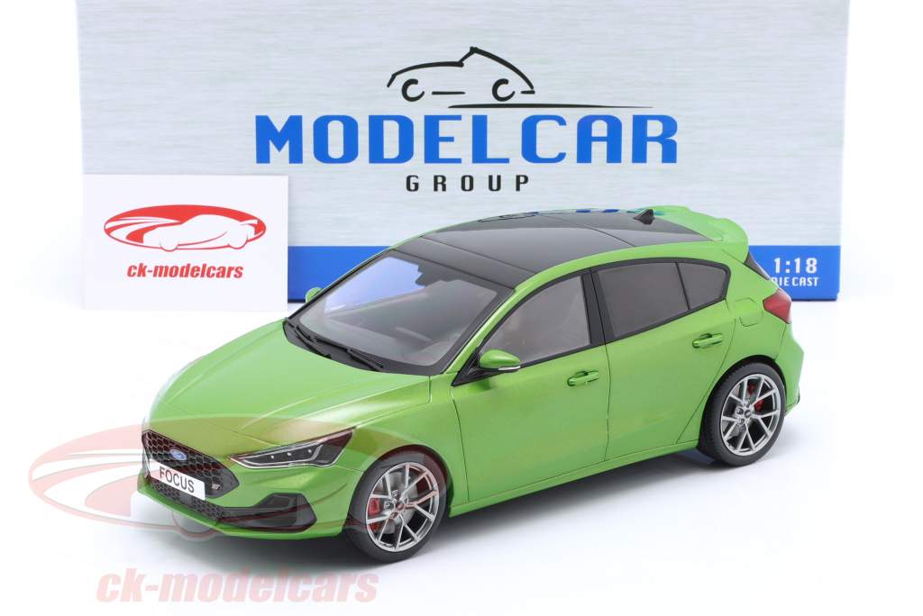 Ford Focus ST Ano de construção 2022 verde metálico 1:18 ModelCar Group