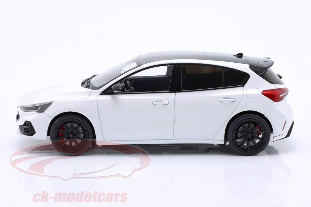 Ford Focus ST Ano de construção 2022 branco 1:18 ModelCar Group