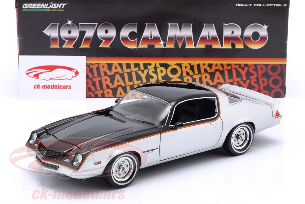 Chevrolet Camaro Rally Sport Baujahr 1979 silber / schwarz 1:18 Greenlight