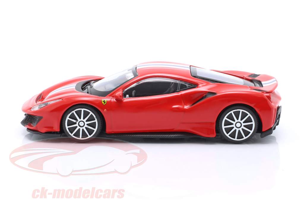Ferrari 488 Pista Coupe Bouwjaar 2015 rood 1:43 Bburago