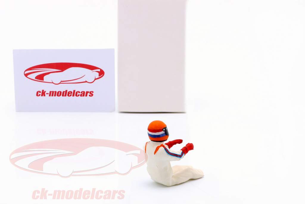 Siddende Racerkørerfigur 1978 med orange hjelm 1:18 FigurenManufaktur