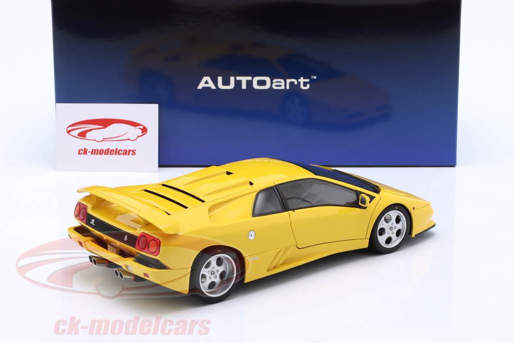 Lamborghini Diablo SE30 Jota Bouwjaar 1995 supervlieg geel 1:18 AUTOart