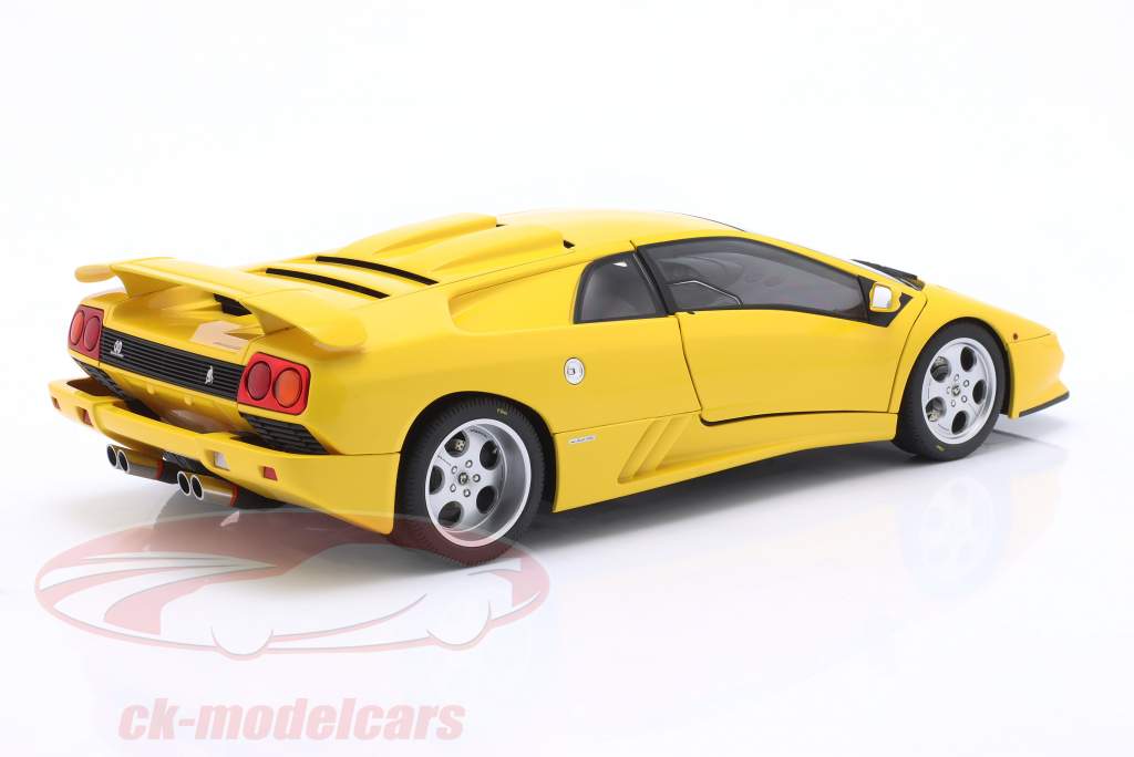 Lamborghini Diablo SE30 Jota Baujahr 1995 superfly gelb 1:18 AUTOart