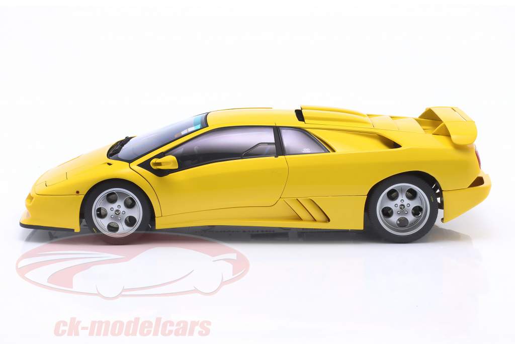 Lamborghini Diablo SE30 Jota Año de construcción 1995 supermosca amarillo 1:18 AUTOart