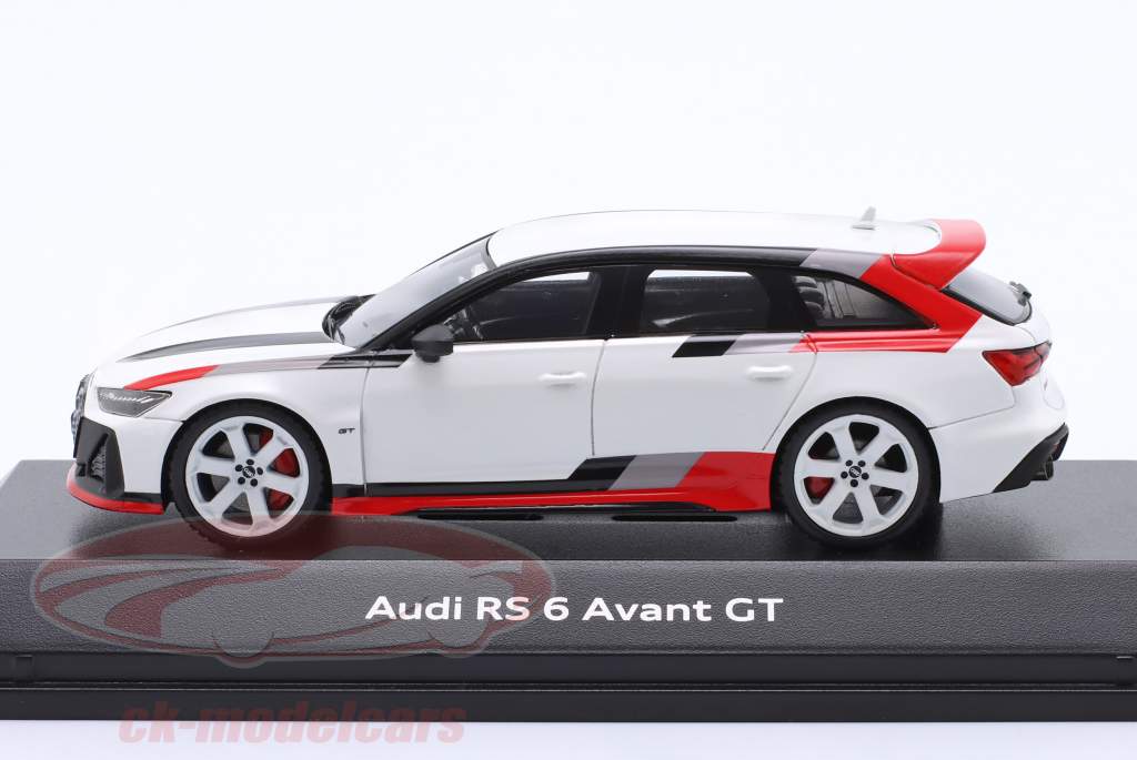 Audi RS6 (C8) GT arcona branco 1:43 Spark