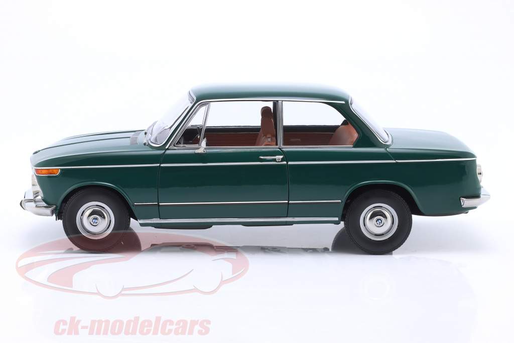 BMW 1802 1. série Année de construction 1967 vert 1:12 KK-Scale