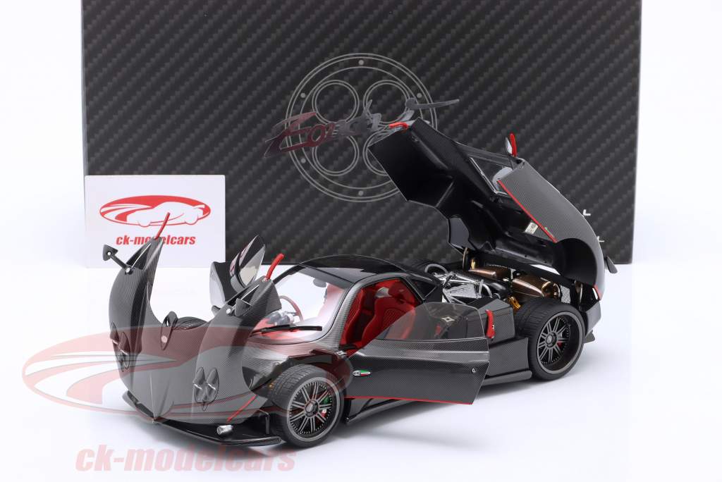 Pagani Zonda F Année de construction 2005 brillant carbone noir 1:18 Almost Real