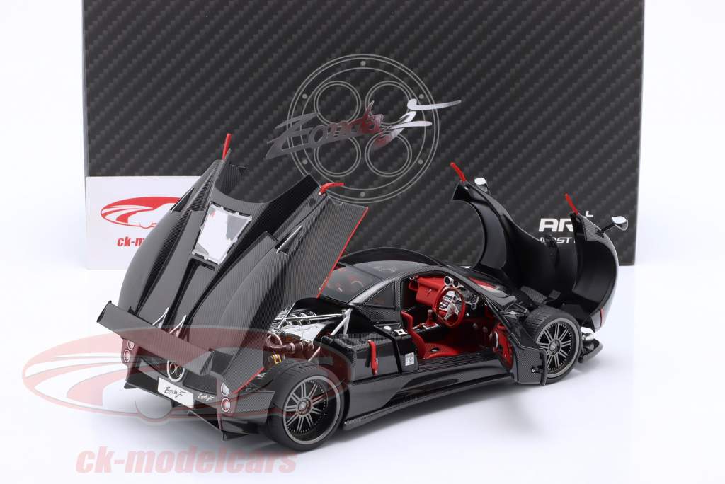 Pagani Zonda F Année de construction 2005 brillant carbone noir 1:18 Almost Real