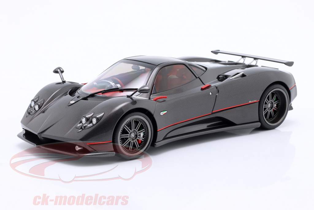 Pagani Zonda F Année de construction 2005 brillant carbone noir 1:18 Almost Real