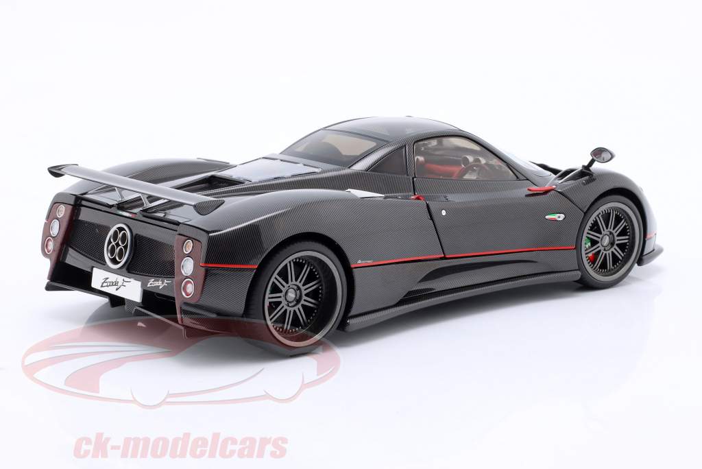 Pagani Zonda F Année de construction 2005 brillant carbone noir 1:18 Almost Real