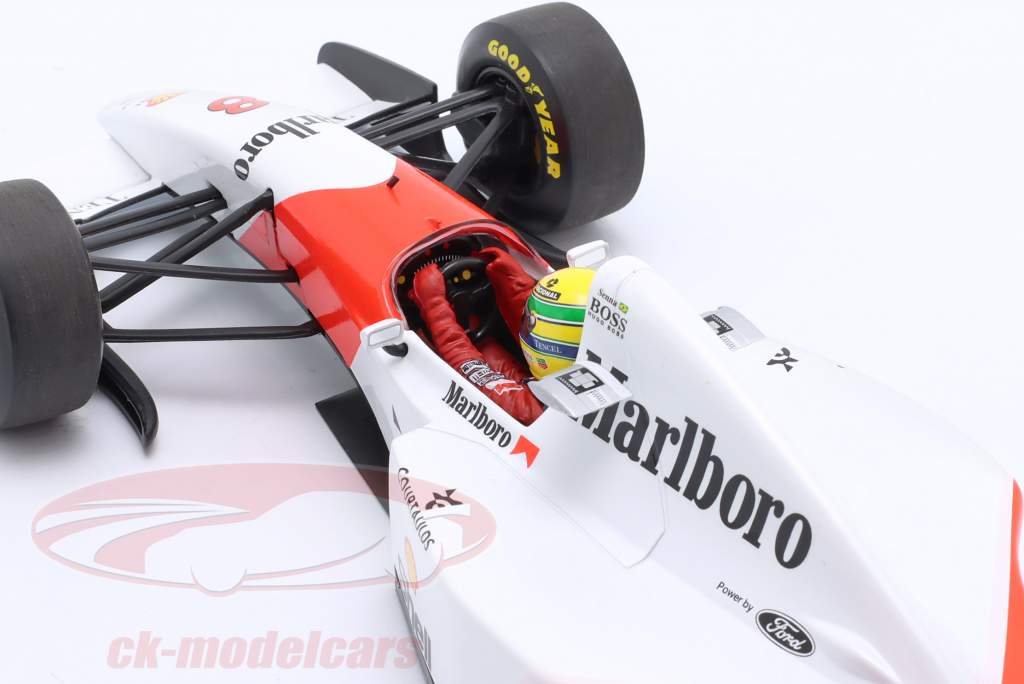 Ayrton Senna McLaren MP4/8 #8 勝者 オーストラリア GP 式 1 1993年 1:18 Minichamps