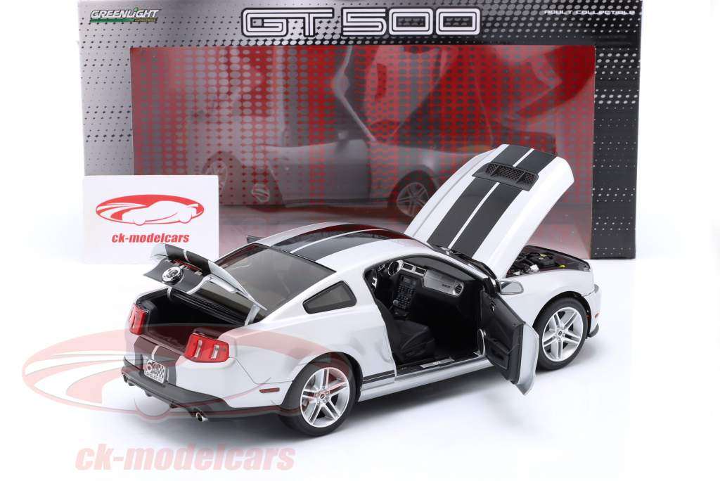 Shelby Cobra GT500 year 2011 silver / black 1:18 Greenlight