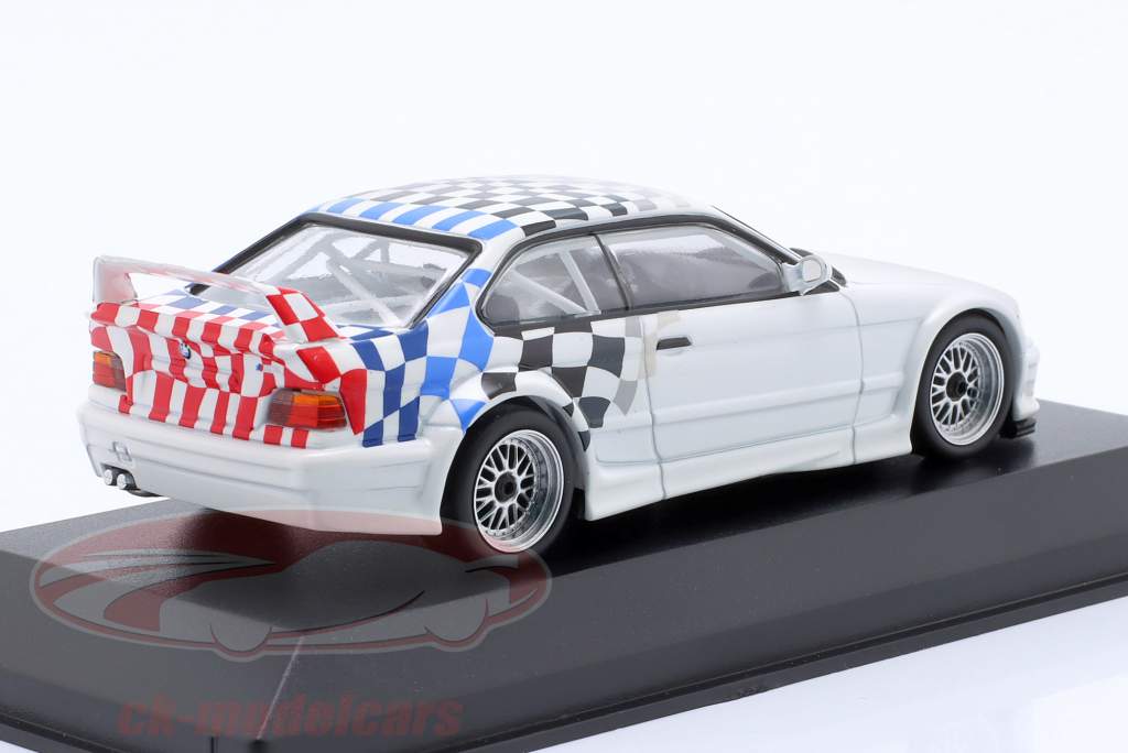 BMW M3 (E36) GTR Année de construction 1993 blanc / Motorsport Design 1:43 Minichamps
