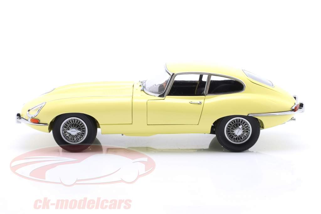 Jaguar E Type RHD 薄黄色 1:18 Kyosho