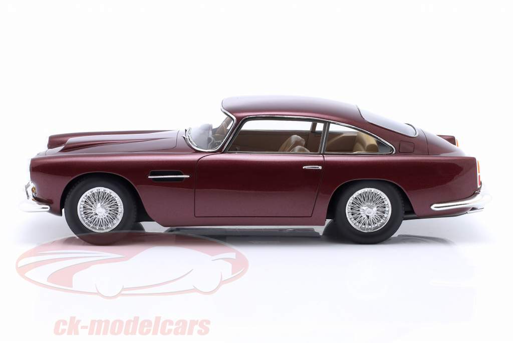 Aston Martin DB4 MK2 Byggeår 1960 vinrød 1:18 Schuco