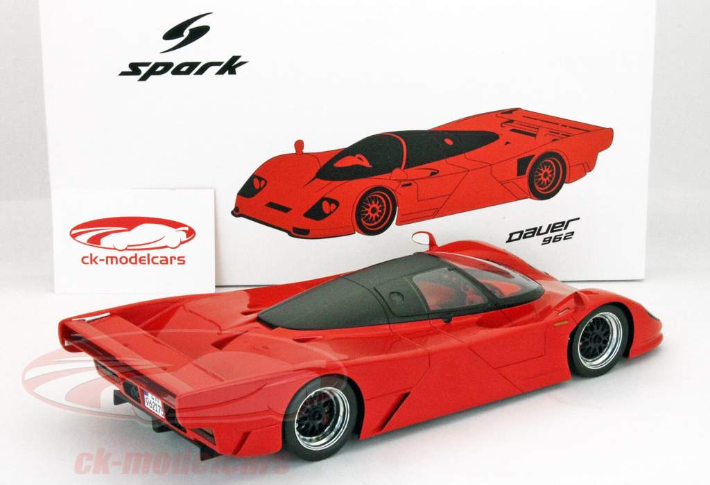 Dauer Porsche 962 rosso 1:18 Spark