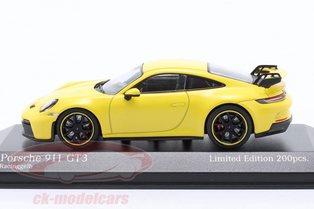 Porsche 911 (992) GT3 建設年 2020 レーシング 黄色 1:43 Minichamps