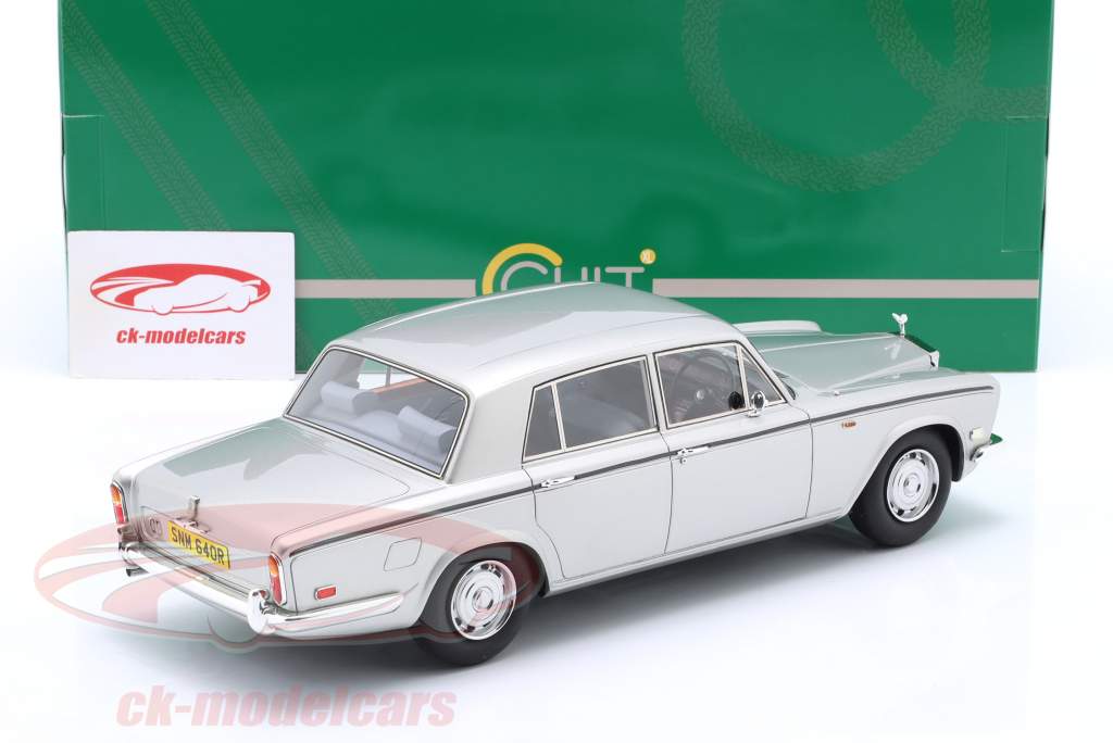 Rolls Royce Silver Shadow Byggeår 1975 sølv metallisk 1:18 Cult Scale