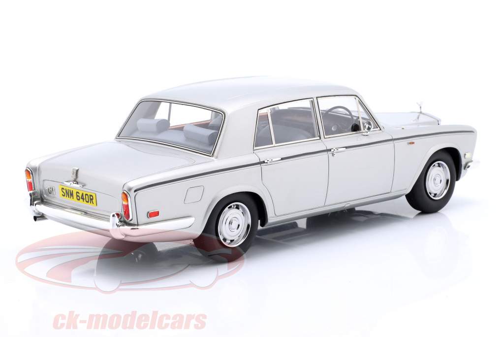 Rolls Royce Silver Shadow Byggeår 1975 sølv metallisk 1:18 Cult Scale