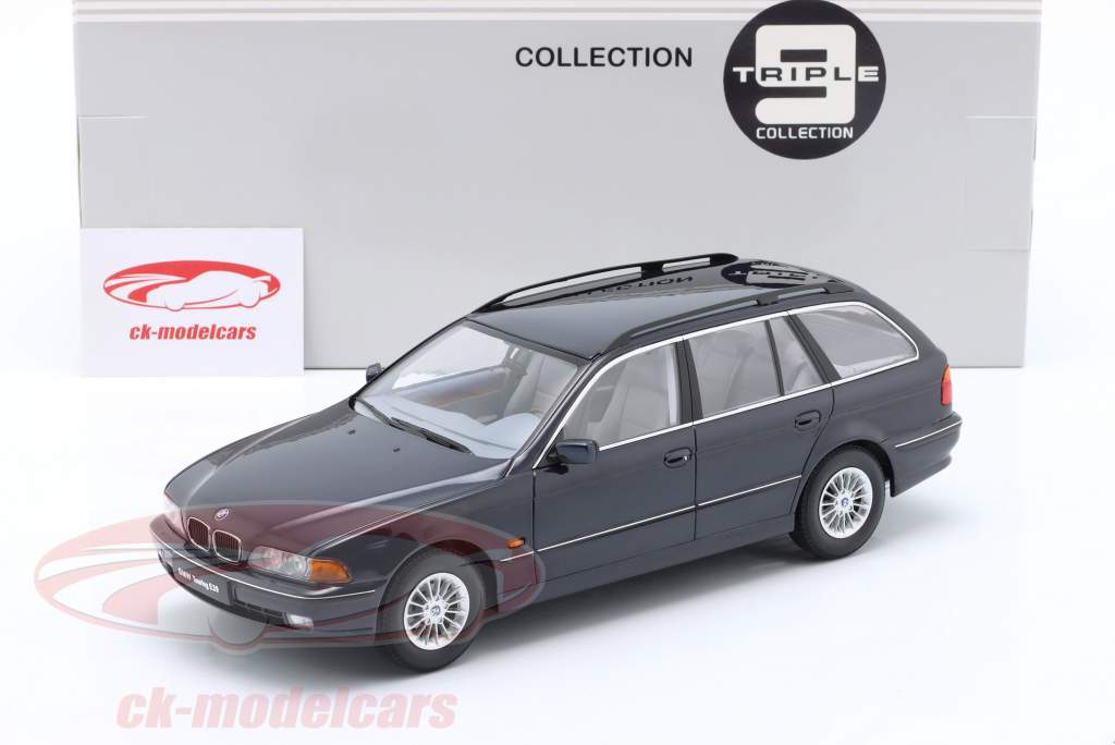 BMW 5er Serie Touring (E39) Baujahr 1998 orientblau metallic 1:18 Triple9