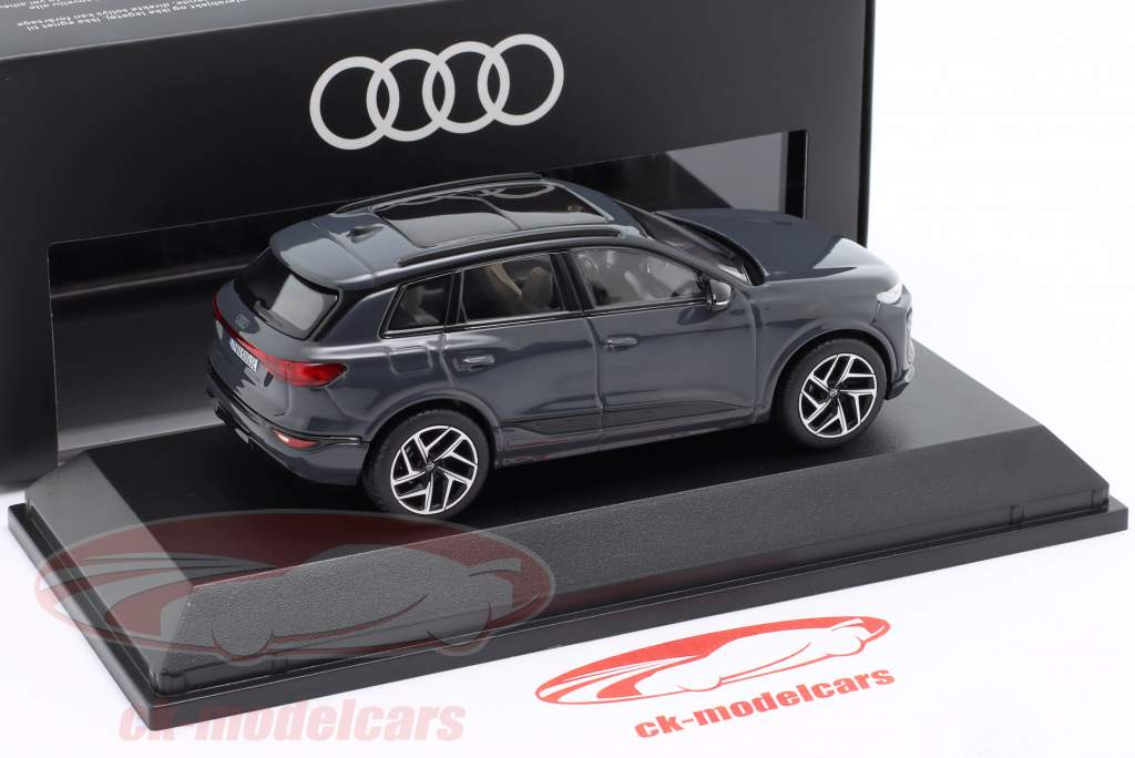 Spark 1:43 Audi Q6 e-tron マグネットグレー 5012326631 モデル
