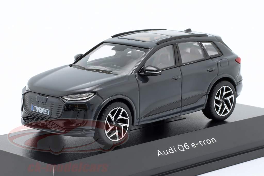 Audi Q6 e-tron magneet grijs 1:43 Spark
