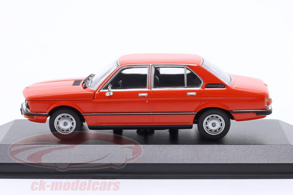 BMW 520 Ano de construção 1972 vermelho 1:43 Minichamps