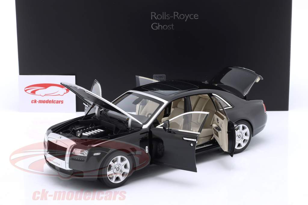 Rolls Royce Ghost Année de construction 2011 noir / argent 1:18 Kyosho