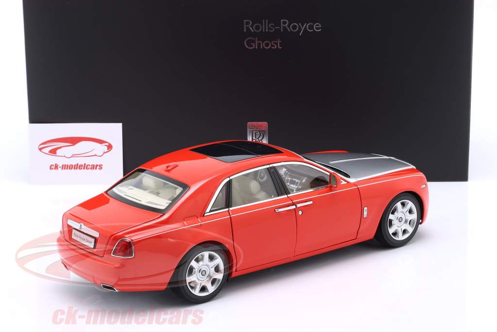Rolls Royce Ghost Byggeår 2011 rød / sølv 1:18 Kyosho