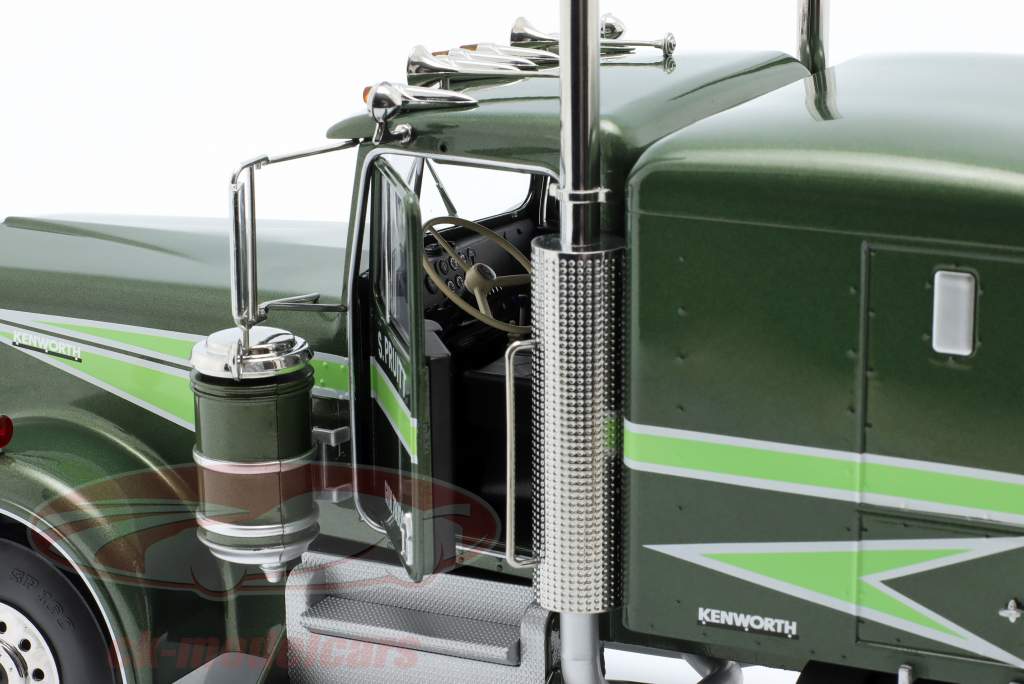 Kenworth W900 牵引车 绿色的 金属的 1:18 Road Kings