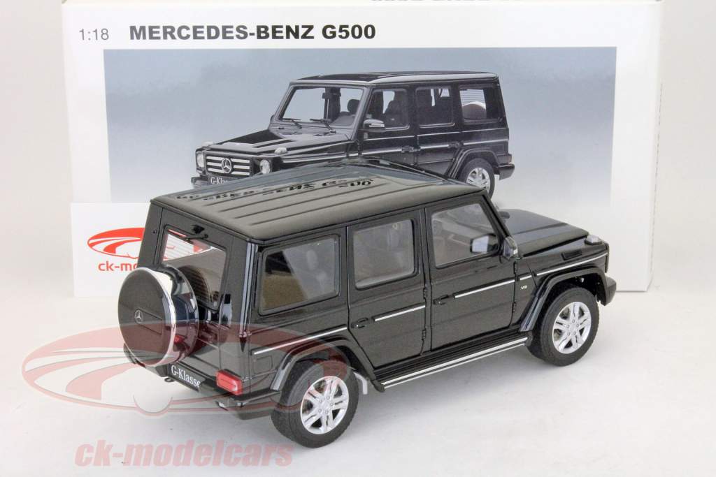 梅赛德斯 - 奔驰G500 2012年黑色/黑色1:18 AUTOA​​RT