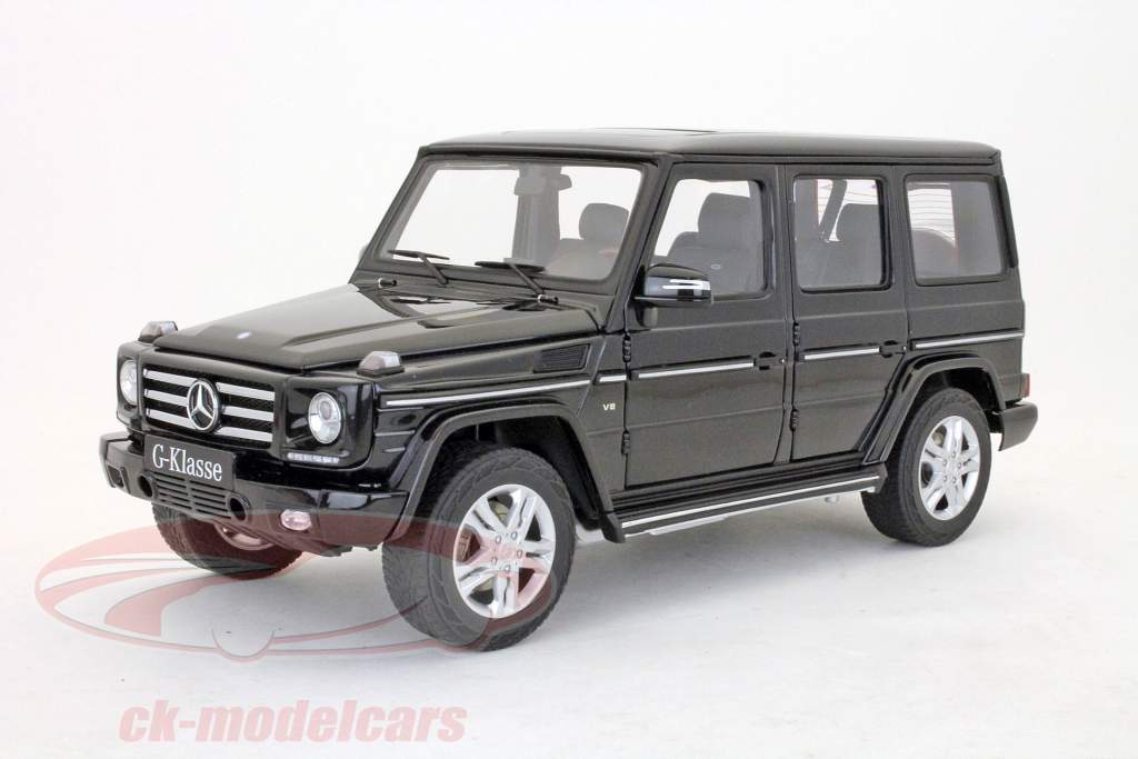 梅赛德斯 - 奔驰G500 2012年黑色/黑色1:18 AUTOA​​RT