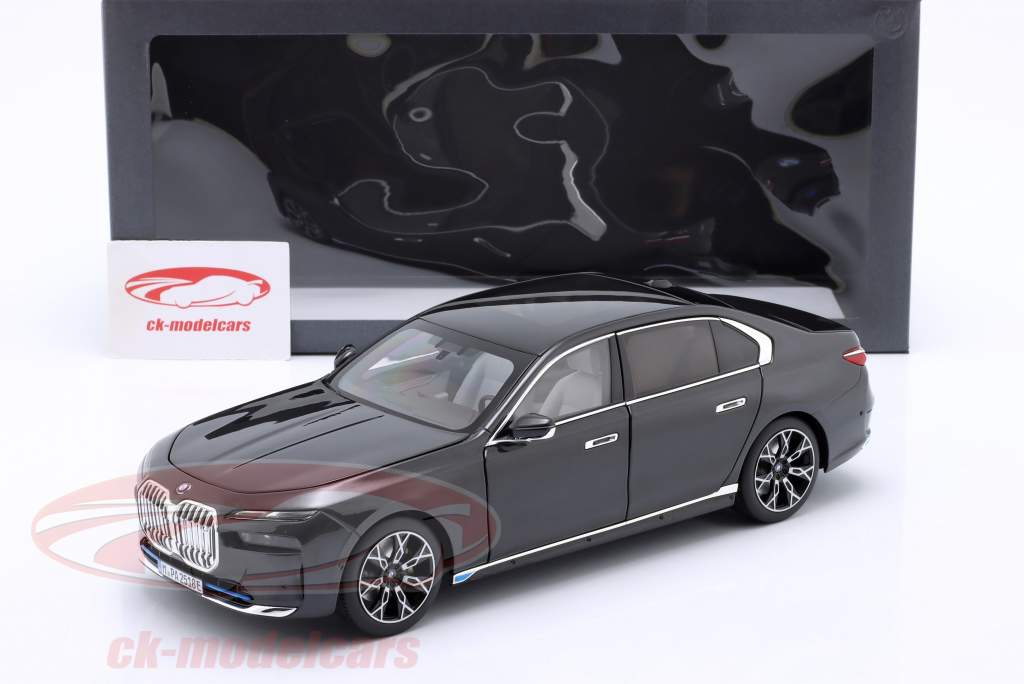 Minichamps 1:18 BMW i7 Limousine (G70) 建設年 2023