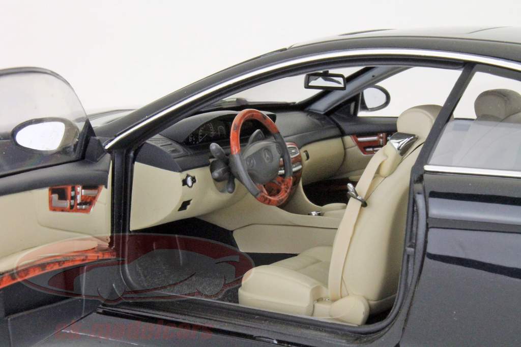 Mercedes-Benz CL-Class anno 2006 nero 1:18 AutoArt