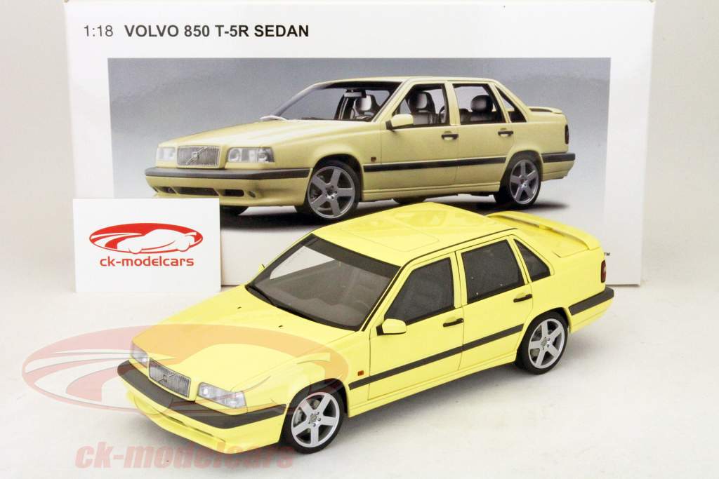 VOLVO 850 T-5R SEDAN 1:18スケール AUTOart 1:18 Volvo 850 T-5R Limousine Year 1995 cream-yellow