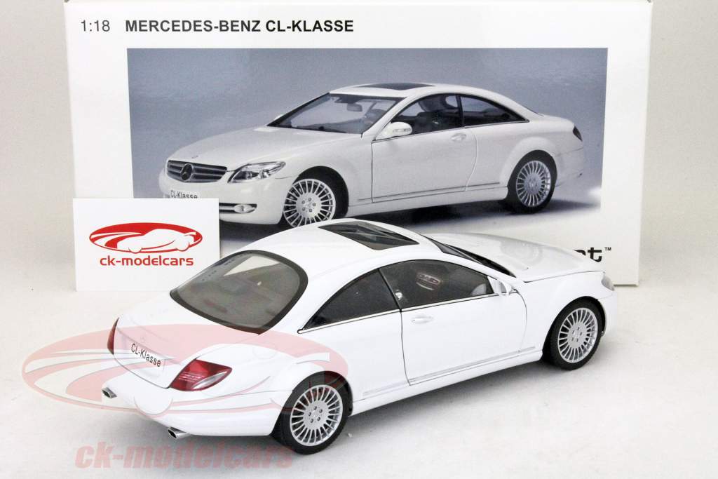 Mercedes-Benz CL-Class Coupe 2006 modèle blanc / blanc 1:18 AutoArt