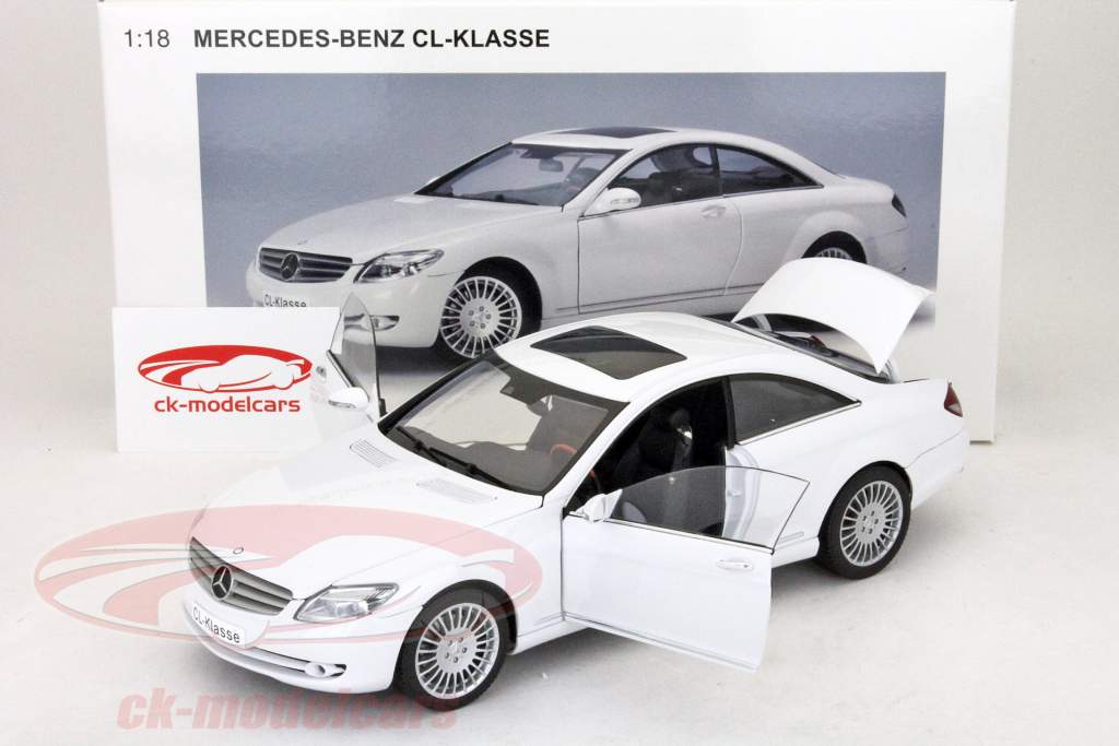 Mercedes-Benz CL-Class Coupe 2006 modèle blanc / blanc 1:18 AutoArt