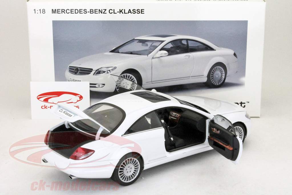 Mercedes-Benz CL-Class Coupe model 2006 white 1:18 Autoart