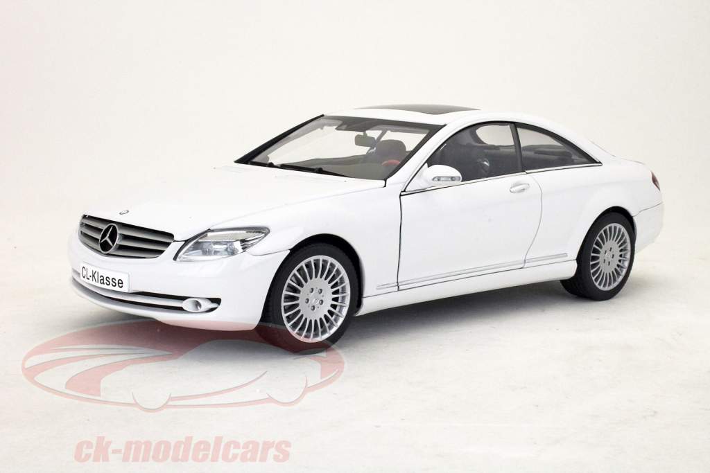 Mercedes-Benz CL-Class Coupe modelo 2006 blanco 1:18 AutoArt
