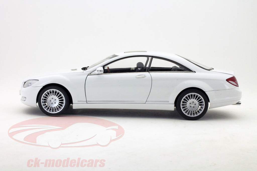 Mercedes-Benz CL-Class Coupe modelo 2006 blanco 1:18 AutoArt